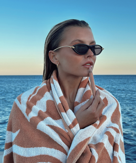 Swirl Beach Towel Wonder Clarifying Serum