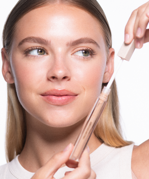 Brightening Concealer | Light Brightening Concealer | Light