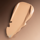 OGB Miracle Skin Tint Light: swatch van de skin tint in Light