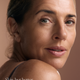 OGB Miracle Skin Tint Medium: model op leeftijd met de skin tint op