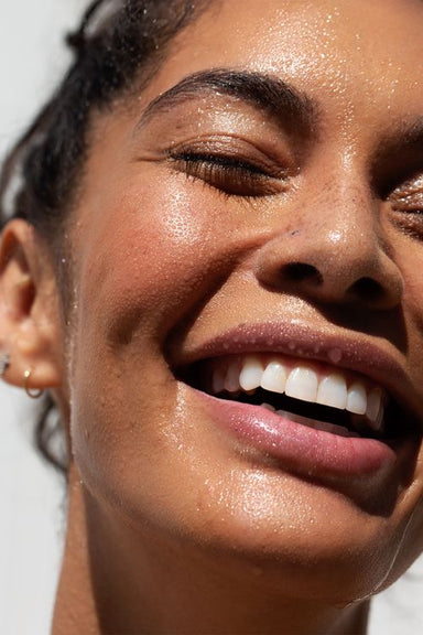 [SKIN FILES] De antwoorden op jouw meestgestelde summer skincare vragen
