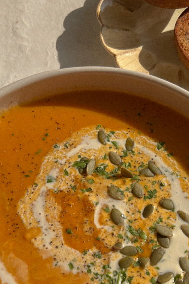 [SOUP SEASON] deze linzensoep wil je thuis maken