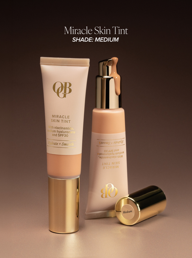 OGB Miracle Skin Tint Medium: skin tint in de tint Medium met een highlighter